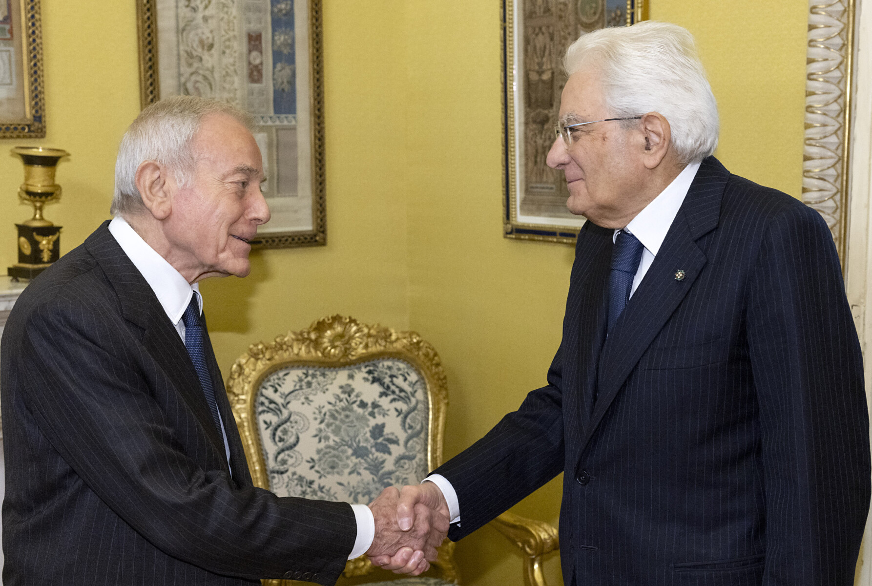 Il Presidente Sergio Mattarella accoglie Gianni Letta Presidente dell’Associazione Civita, in occasione del decennale della scomparsa di Antonio Maccanico