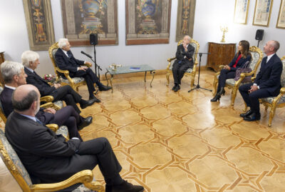 Il Presidente Sergio Mattarella nel corso dell'incontro con Gianni Letta, Nicola Maccanico e Simonetta Giordani, rispettivamente Presidente, Vicepresidente e Segretario generale dell’Associazione Civita, in occasione del decennale della scomparsa di Antonio Maccanico